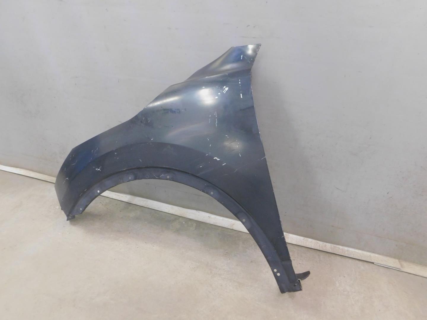 Крыло переднее левое