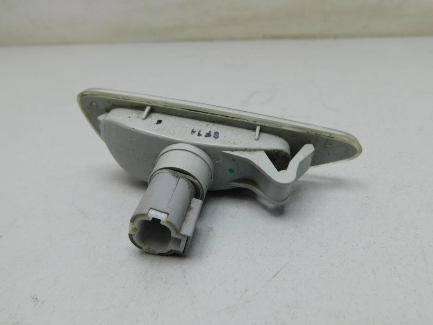 Повторитель поворота белый