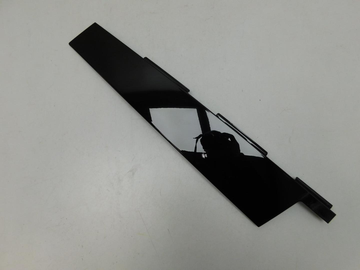 Накладка двери передней правой