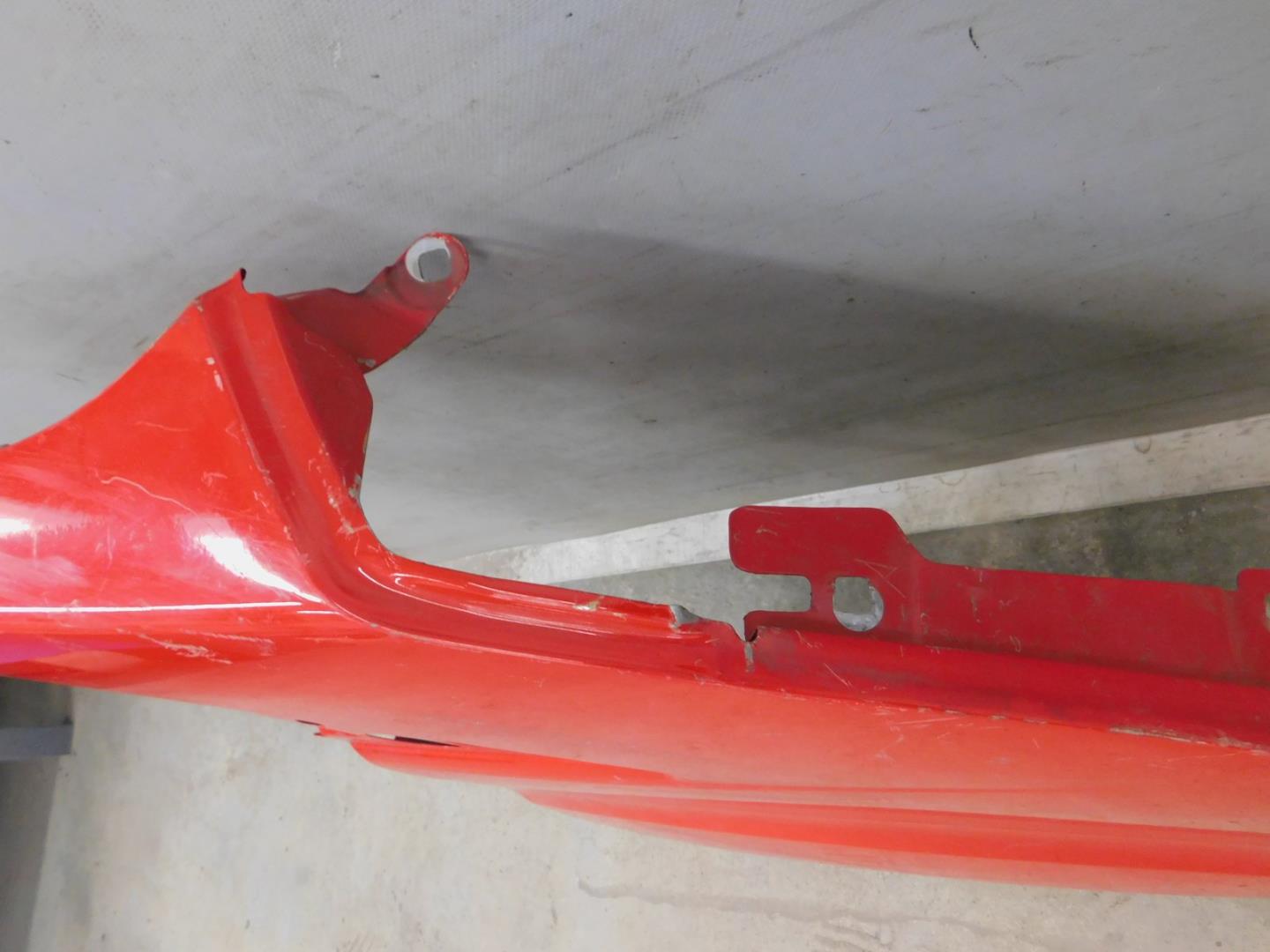 Крыло переднее правое