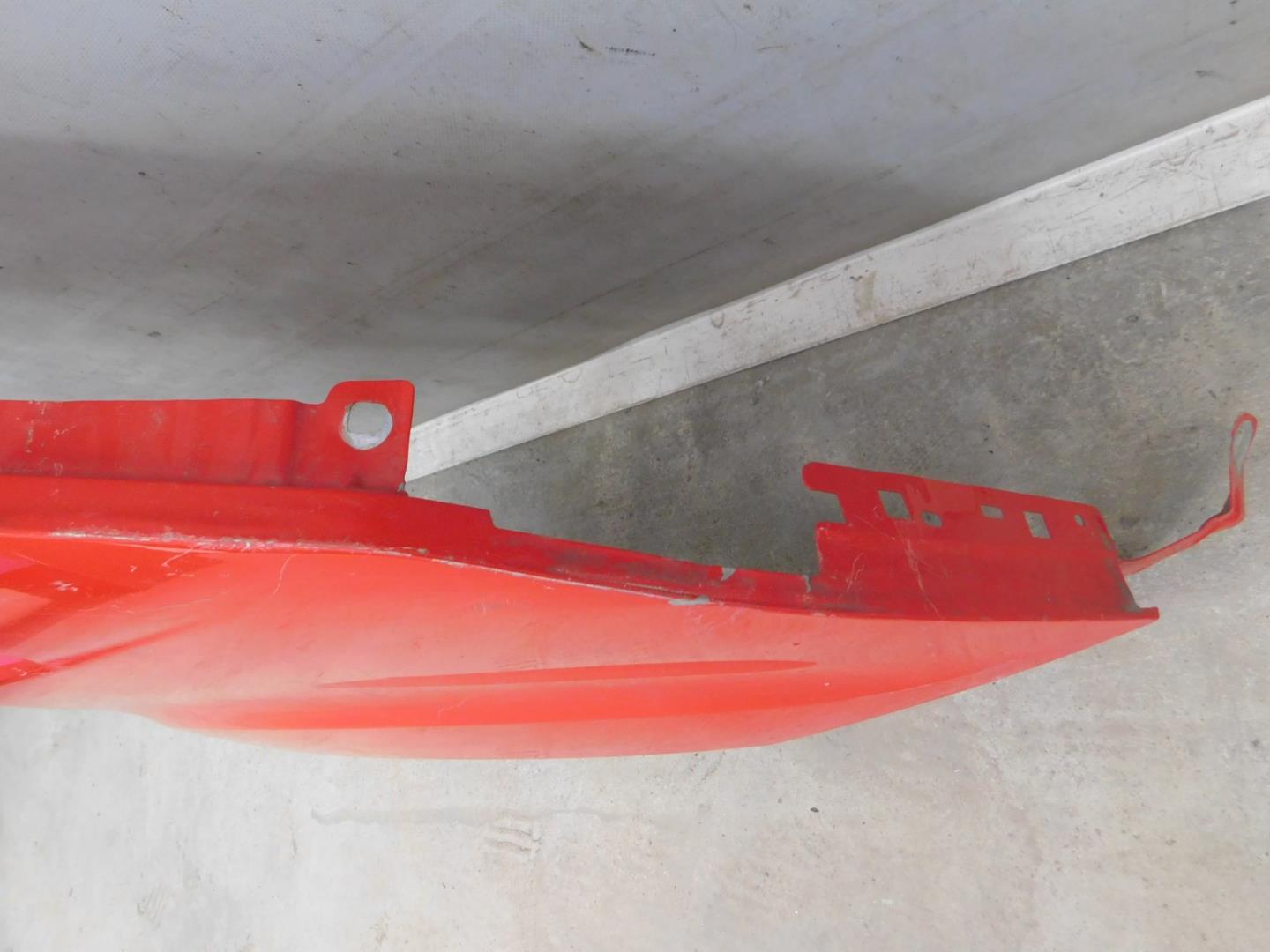 Крыло переднее правое