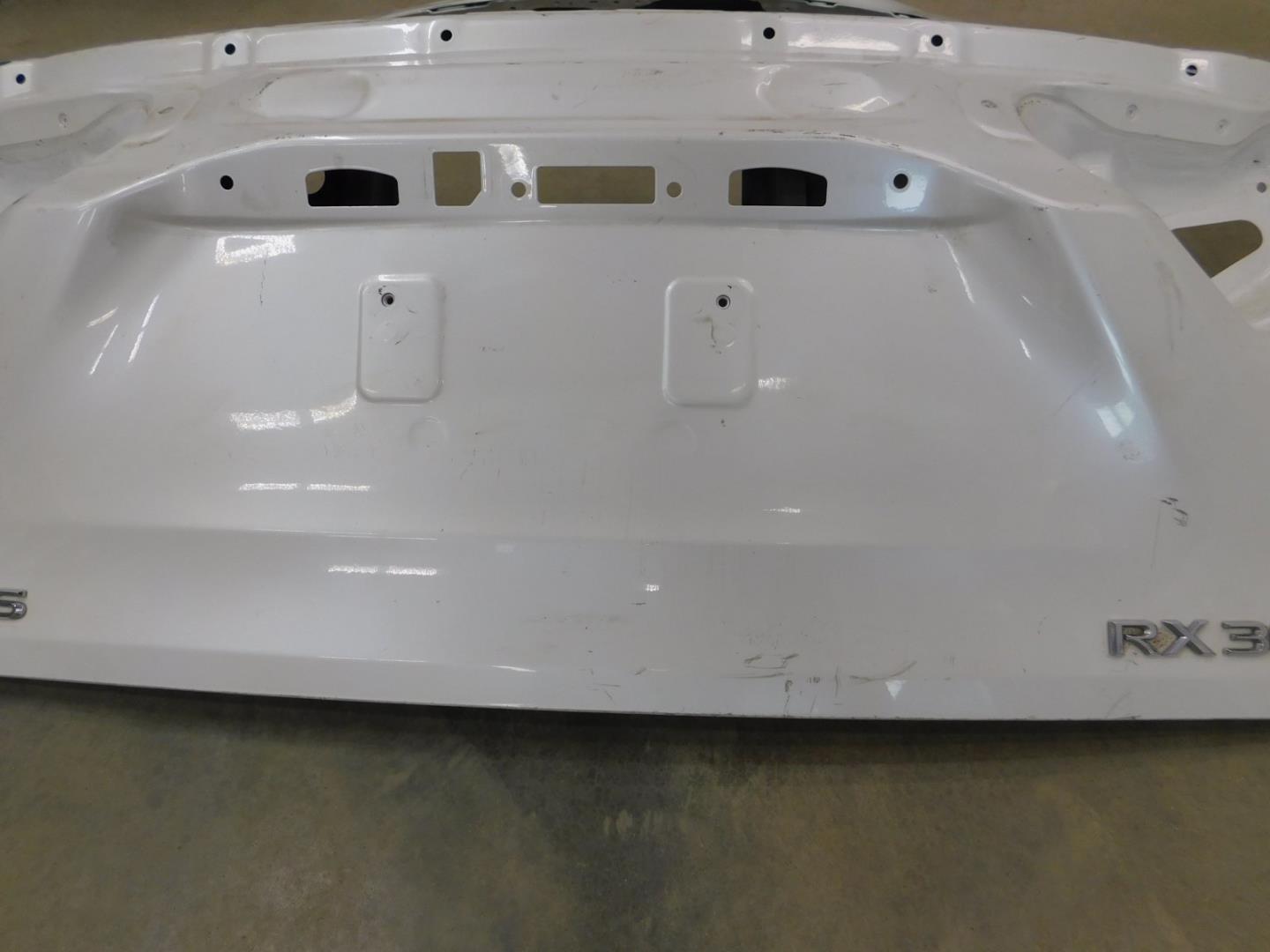 Дверь багажника