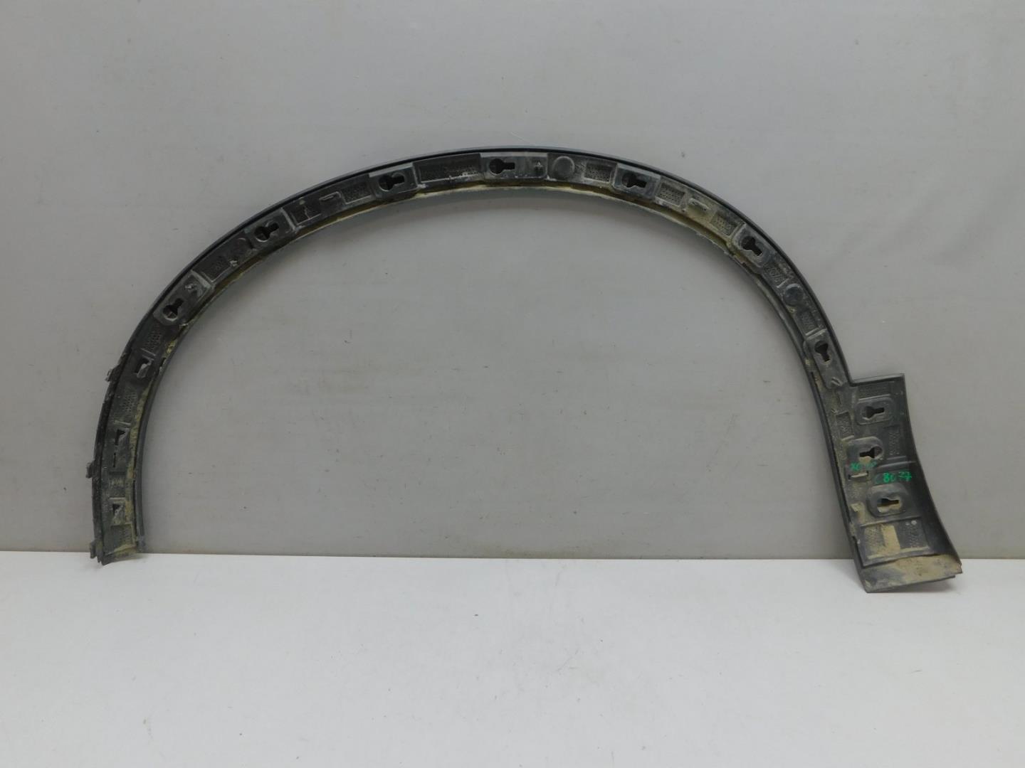 Накладка переднего крыла правого