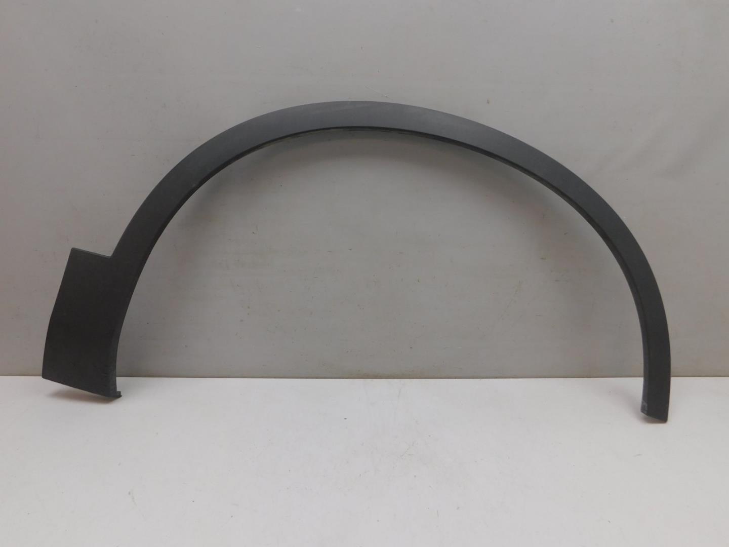 Накладка переднего крыла правого