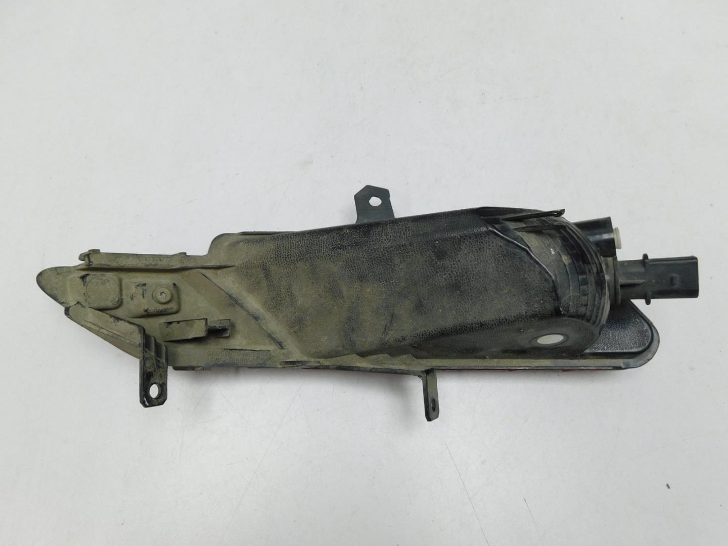 Фонарь задний в бампер левый