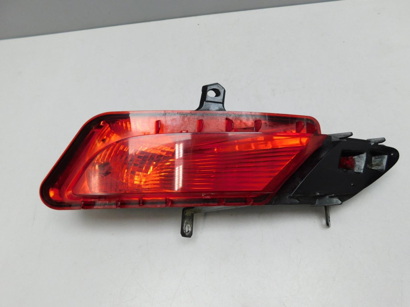 Фонарь задний в бампер левый