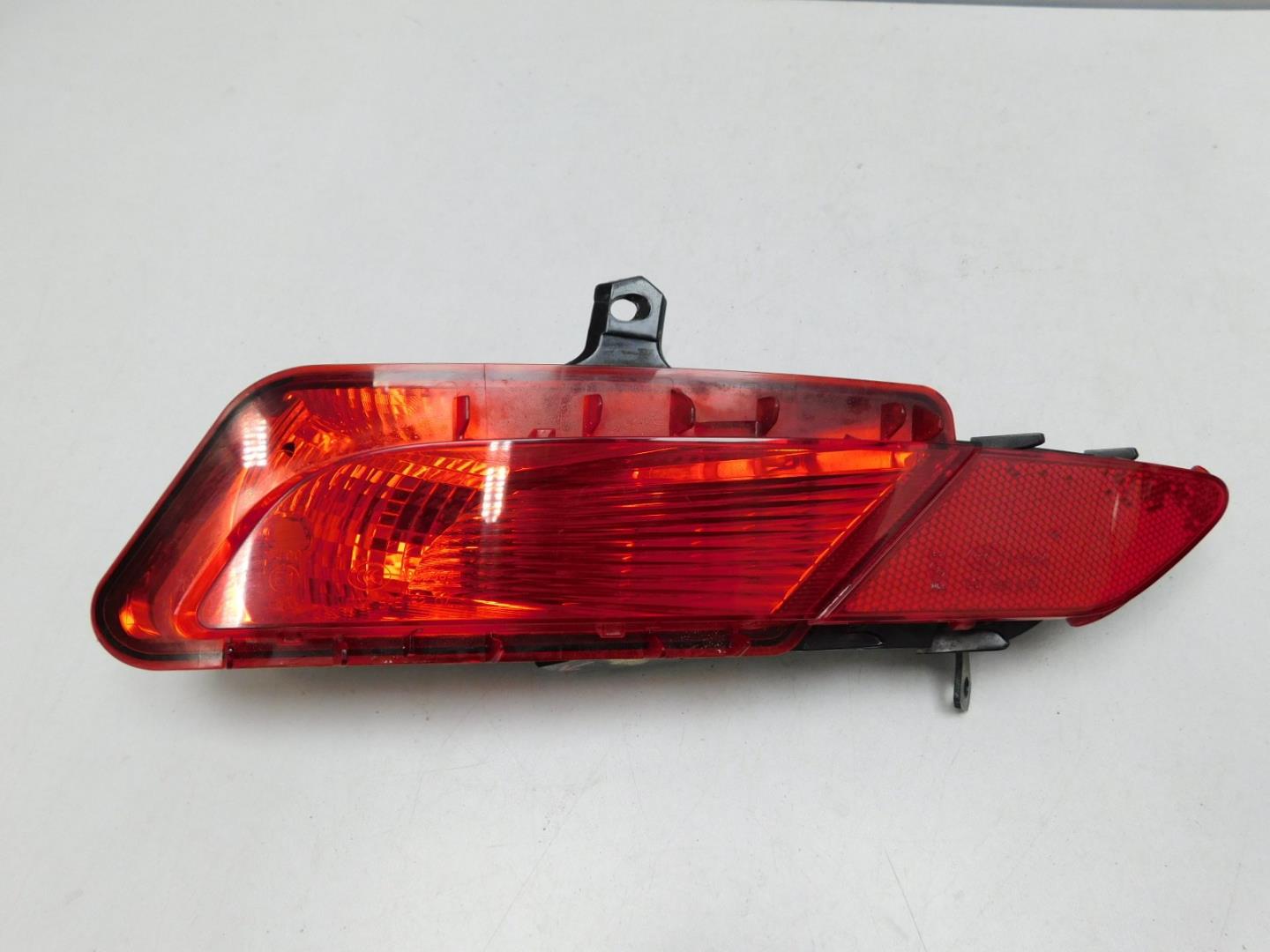 Фонарь задний в бампер левый