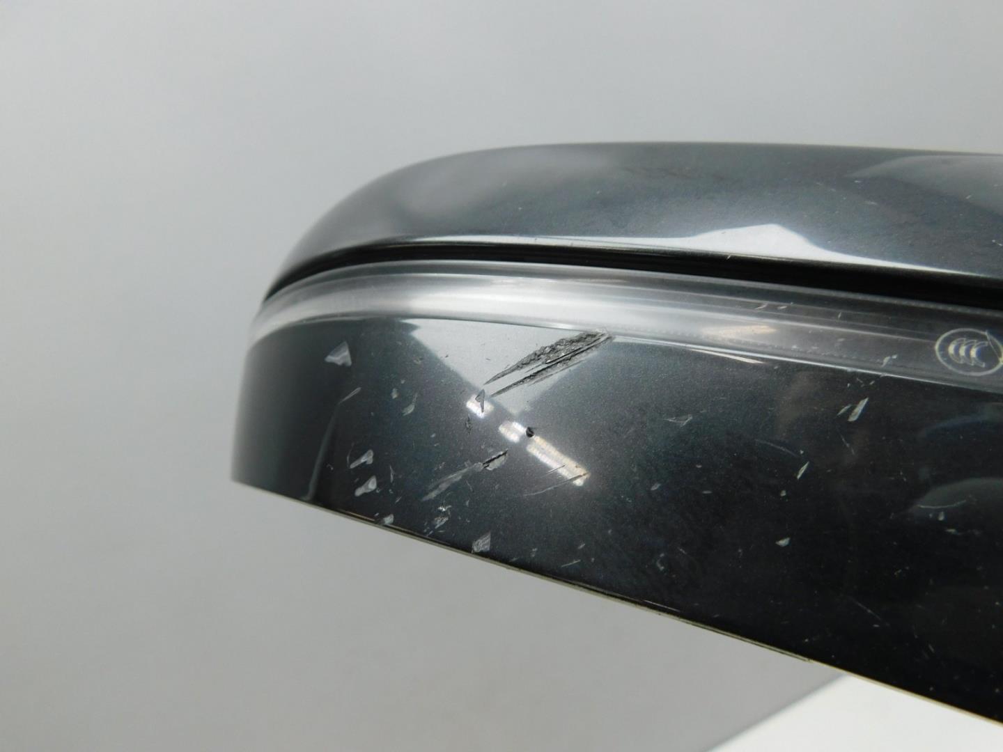 Накладка зеркала правого