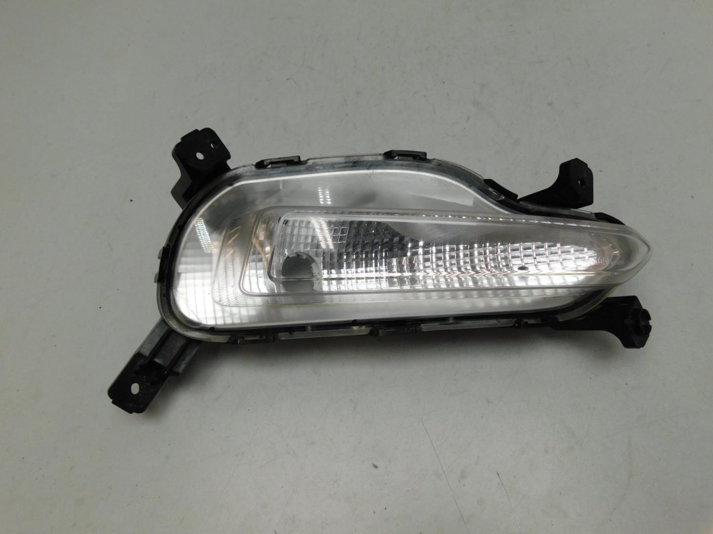 Фара противотуманная правая