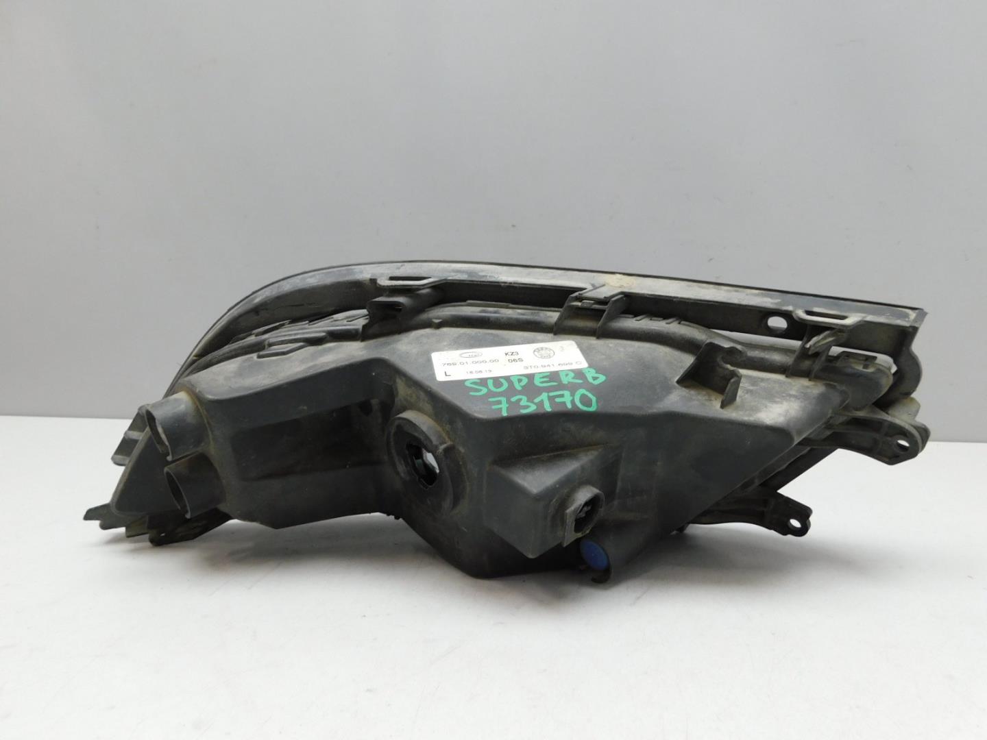 Фара противотуманная левая