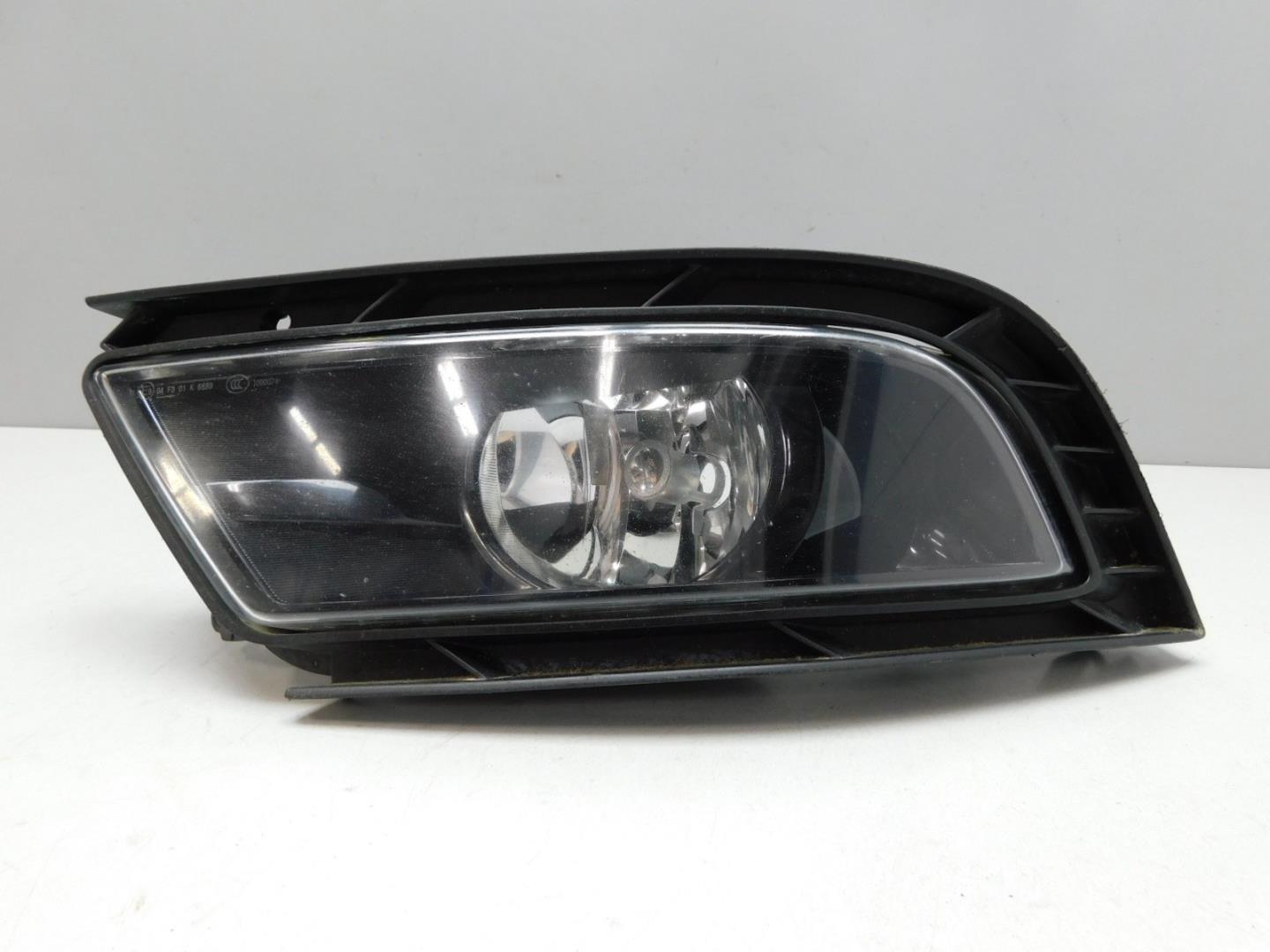 Фара противотуманная левая