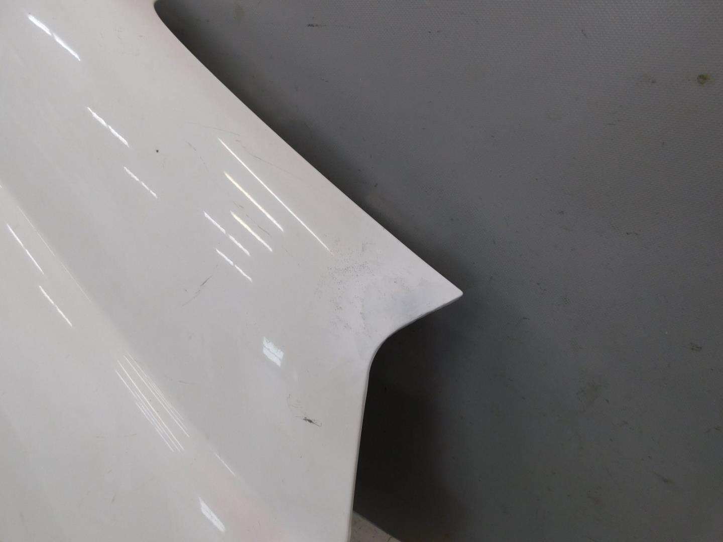 Крыло переднее правое