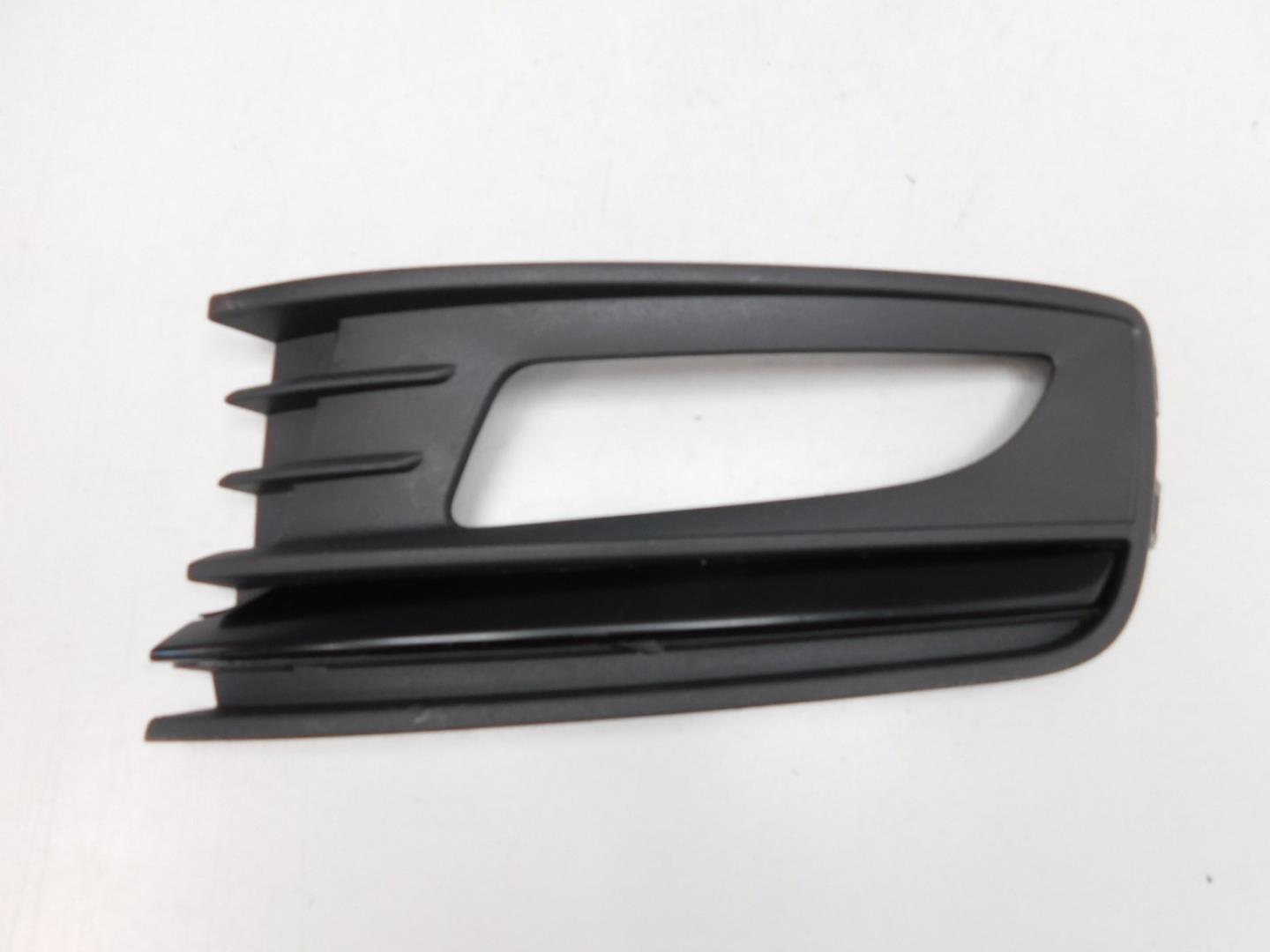 Решетка в бампер левая