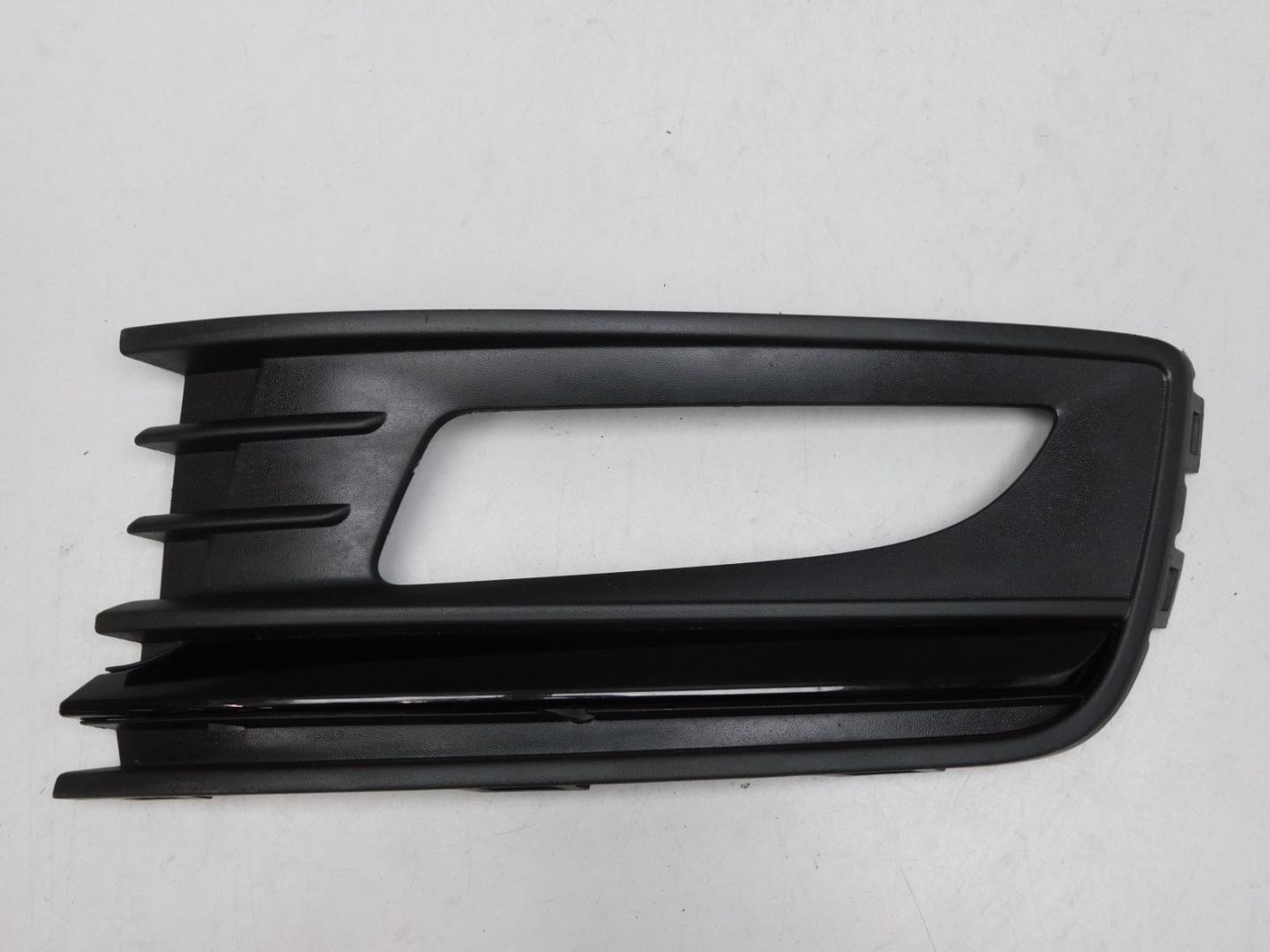 Решетка в бампер левая