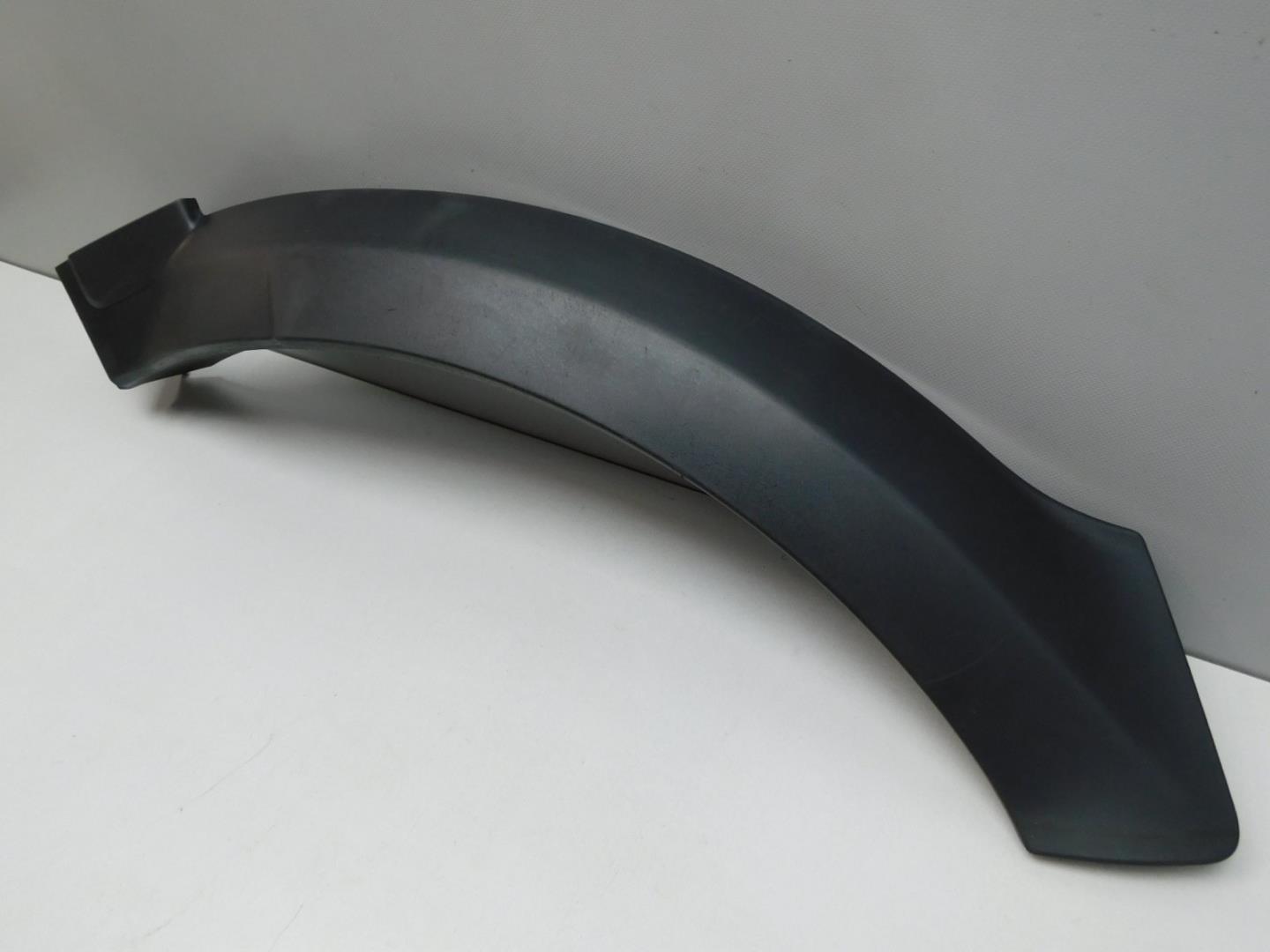 Накладка заднего крыла левого