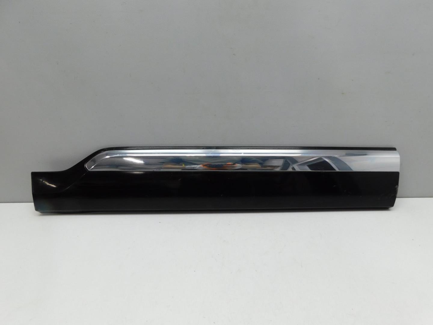 Накладка двери задней правой