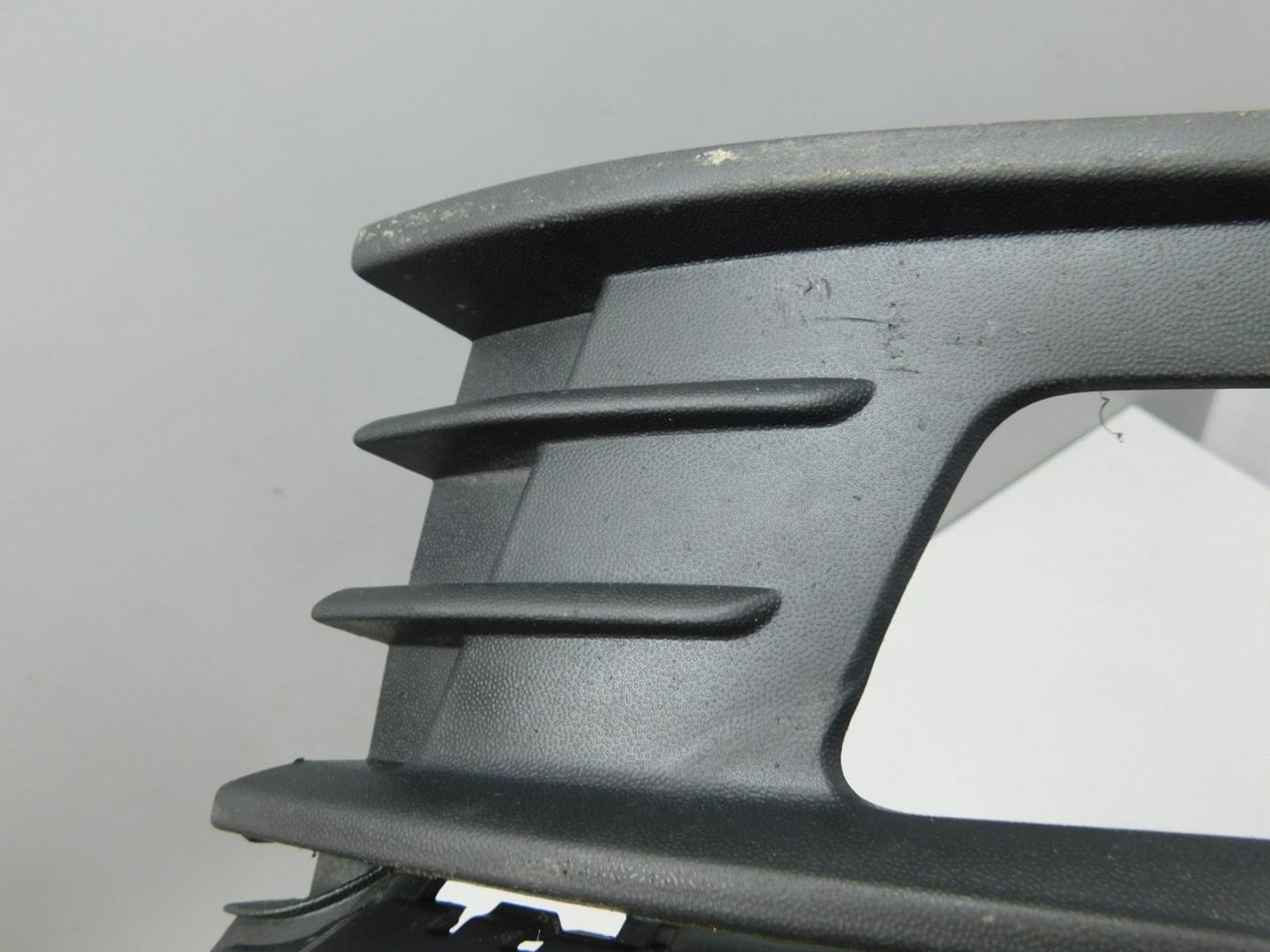 Решетка в бампер левая