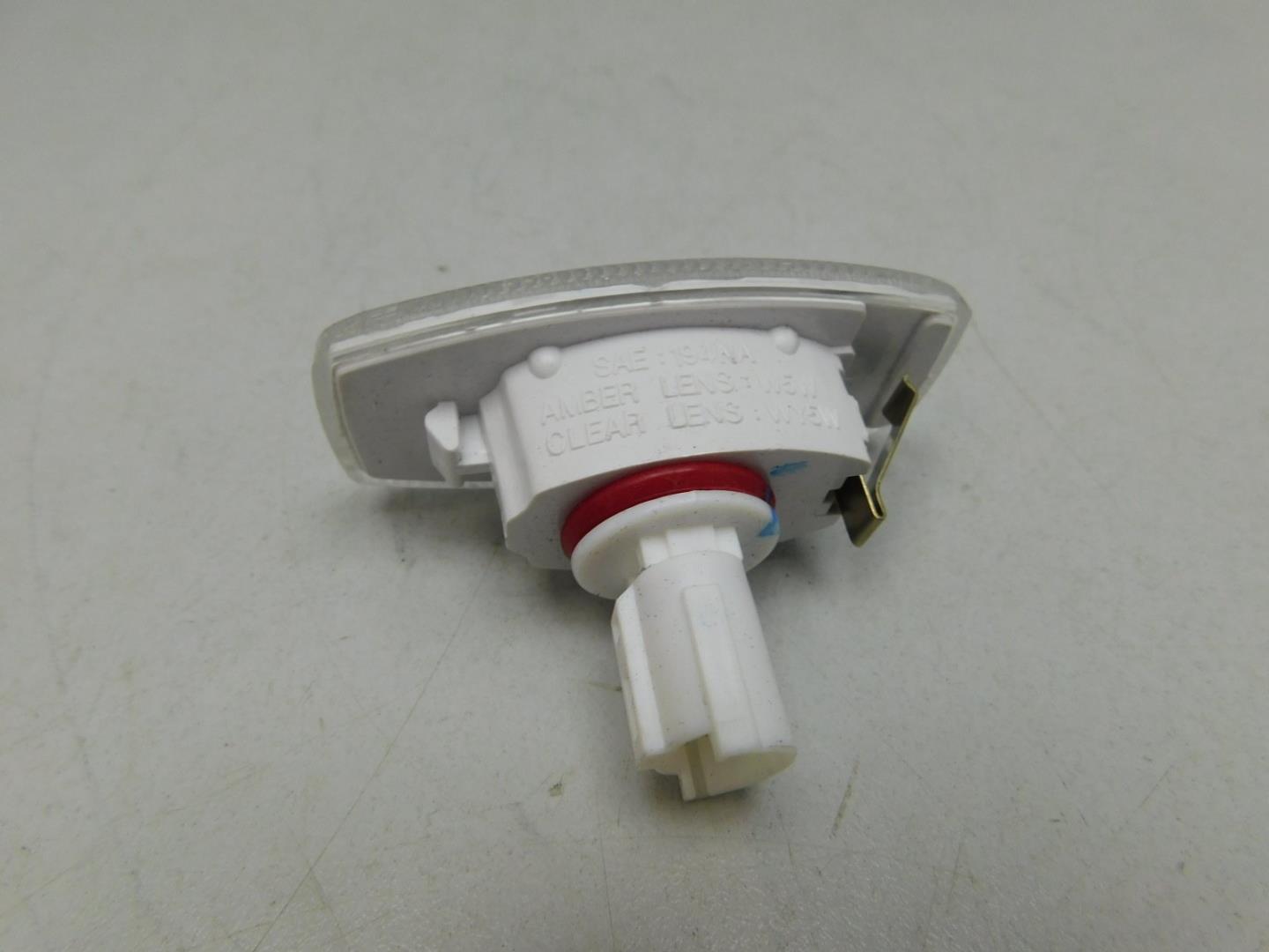 Повторитель поворота белый