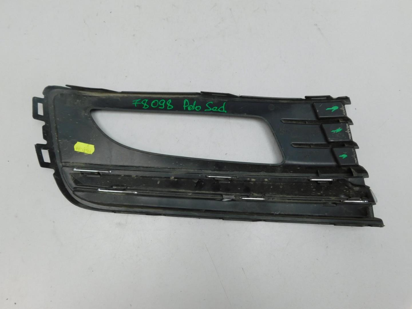 Решетка в бампер левая