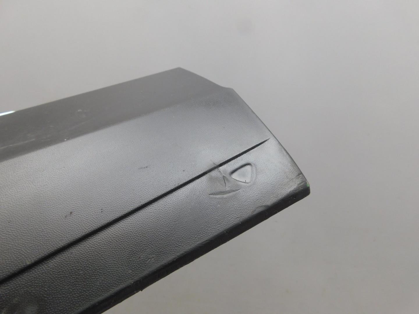 Накладка двери передней правой