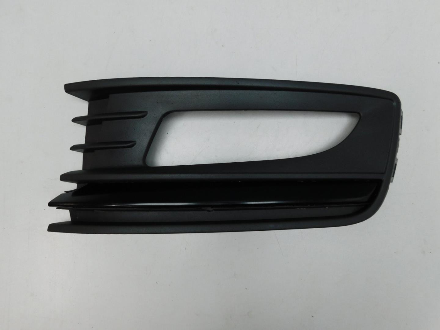 Решетка в бампер левая