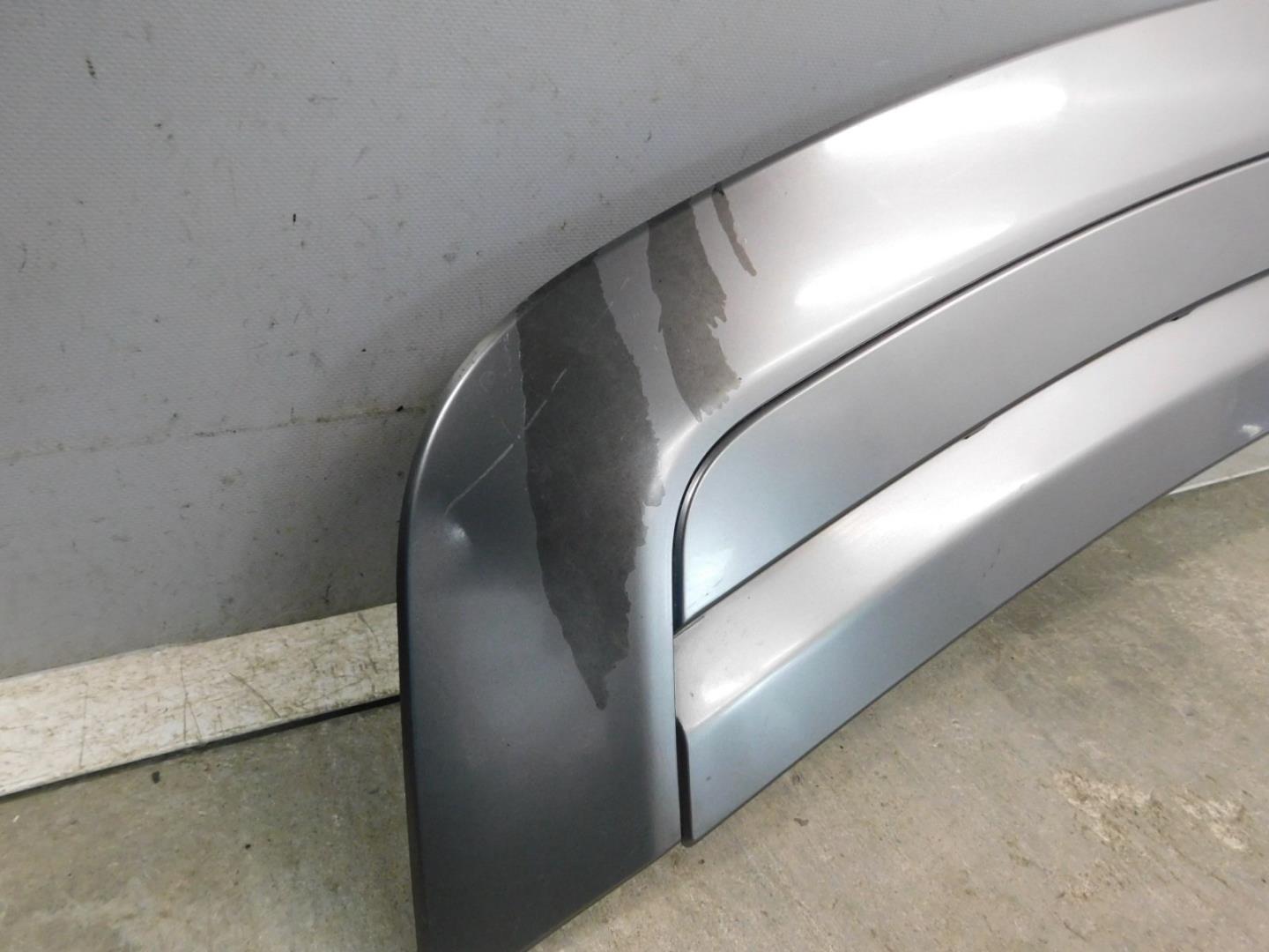 Молдинг капота