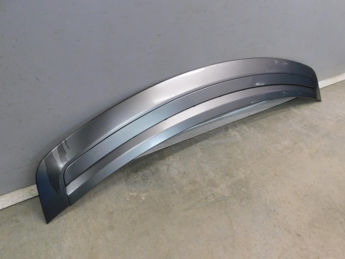 Молдинг капота