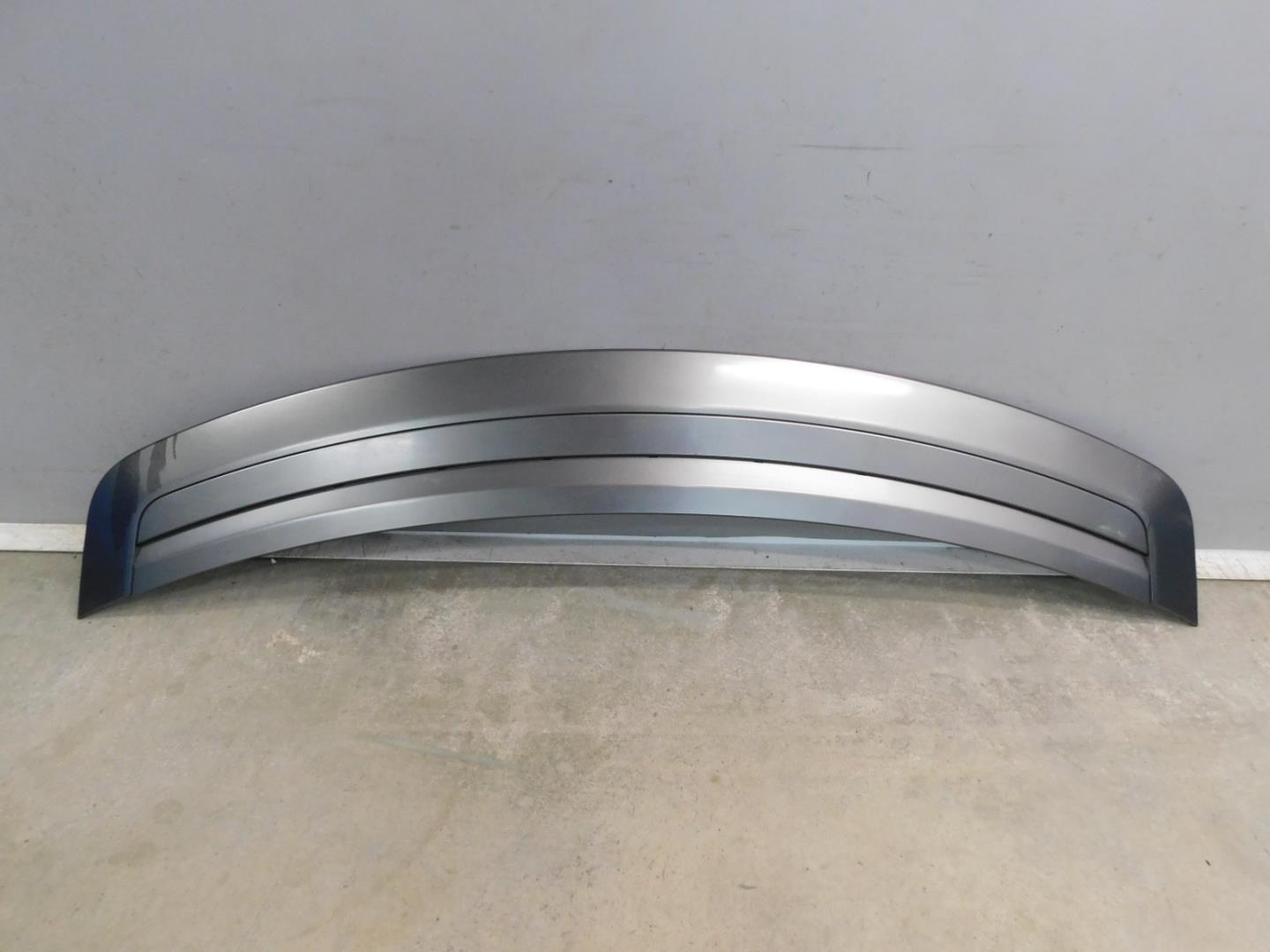 Молдинг капота