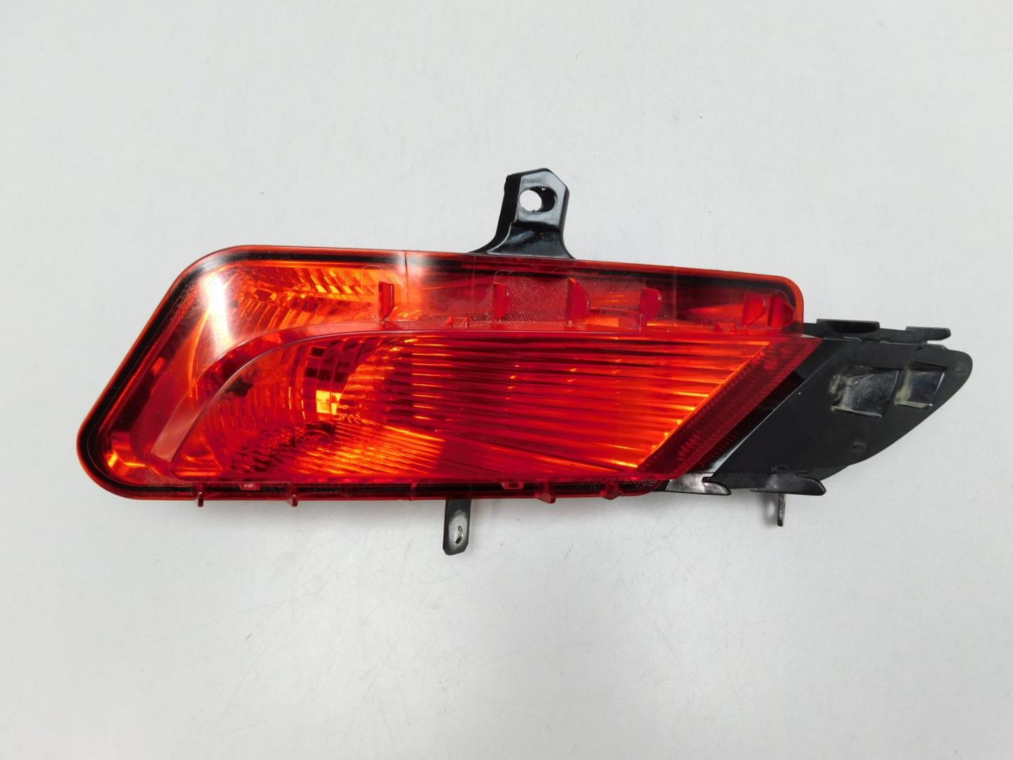 Фонарь задний в бампер левый