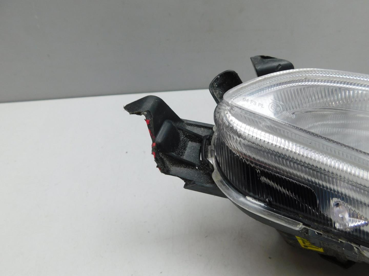 Фара противотуманная левая