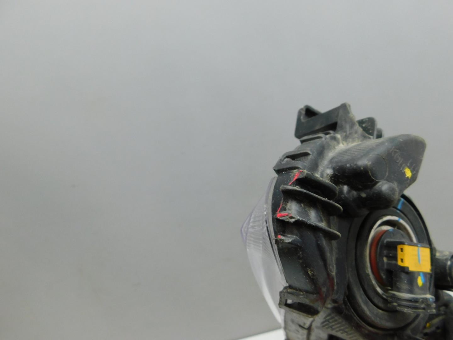 Фара противотуманная левая