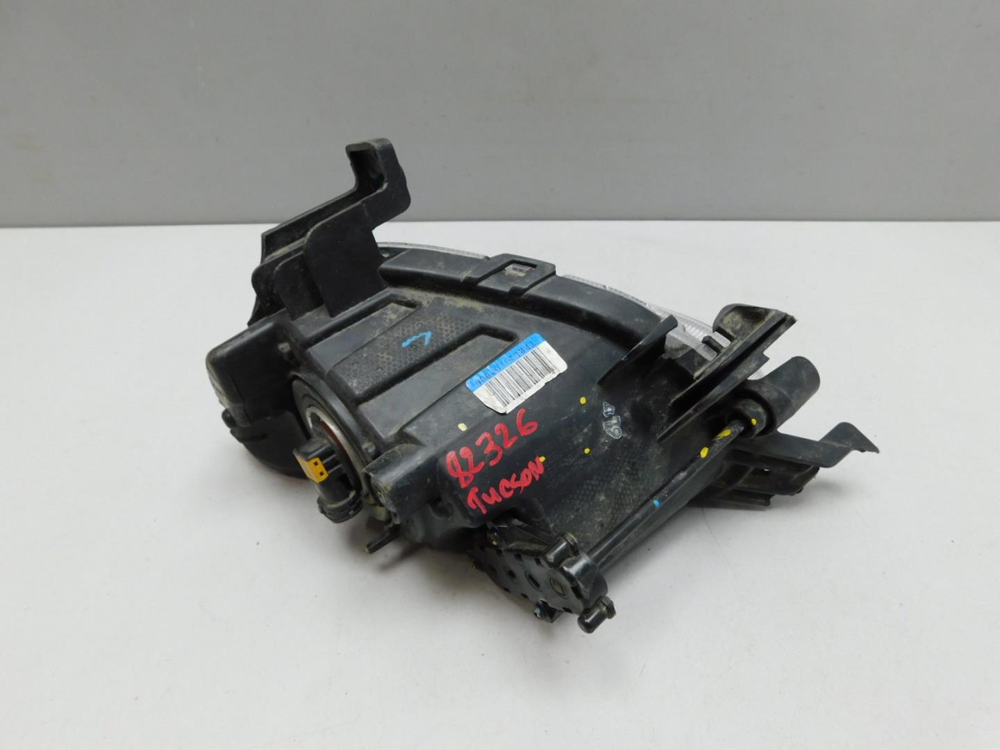 Фара противотуманная левая