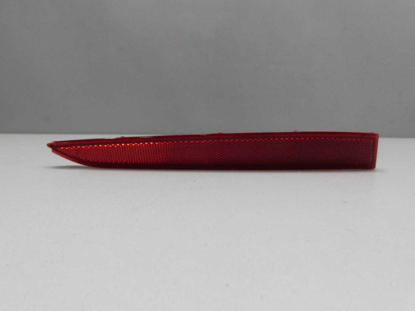 Фонарь задний в бампер правый