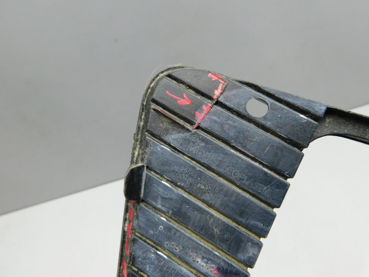 Решетка в бампер правая