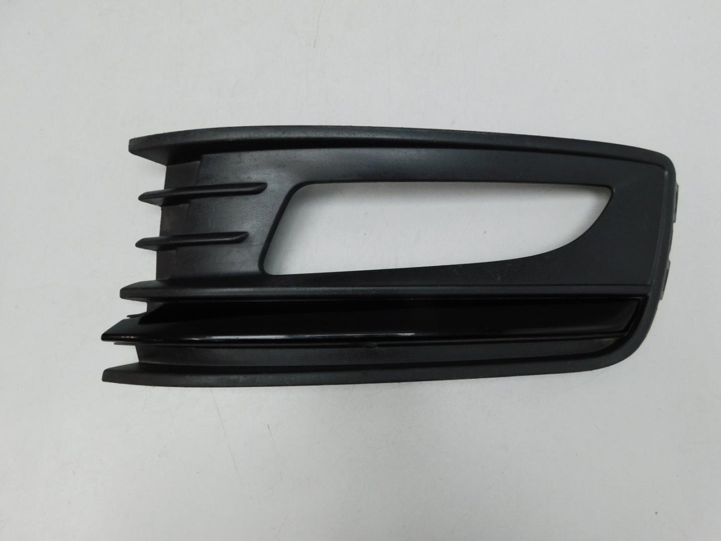 Решетка в бампер левая