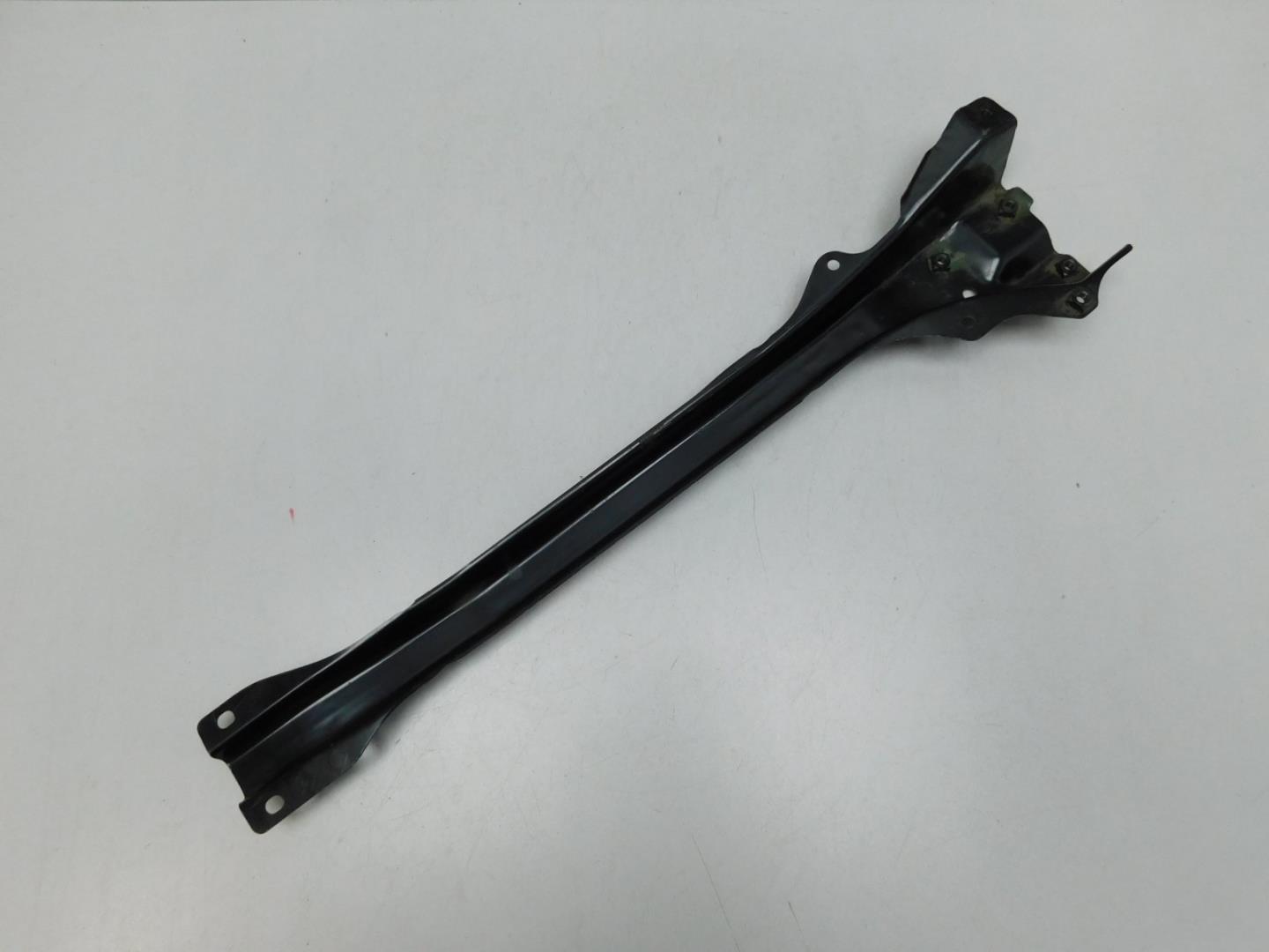 Кузовной элемент