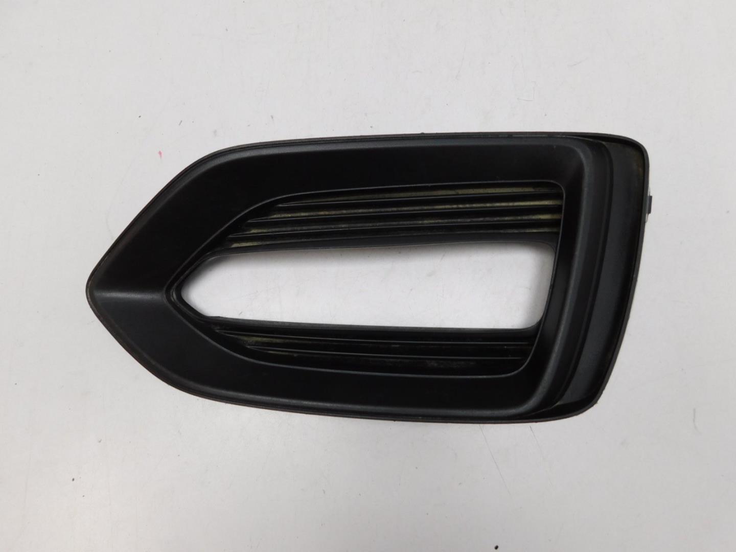 Решетка в бампер правая