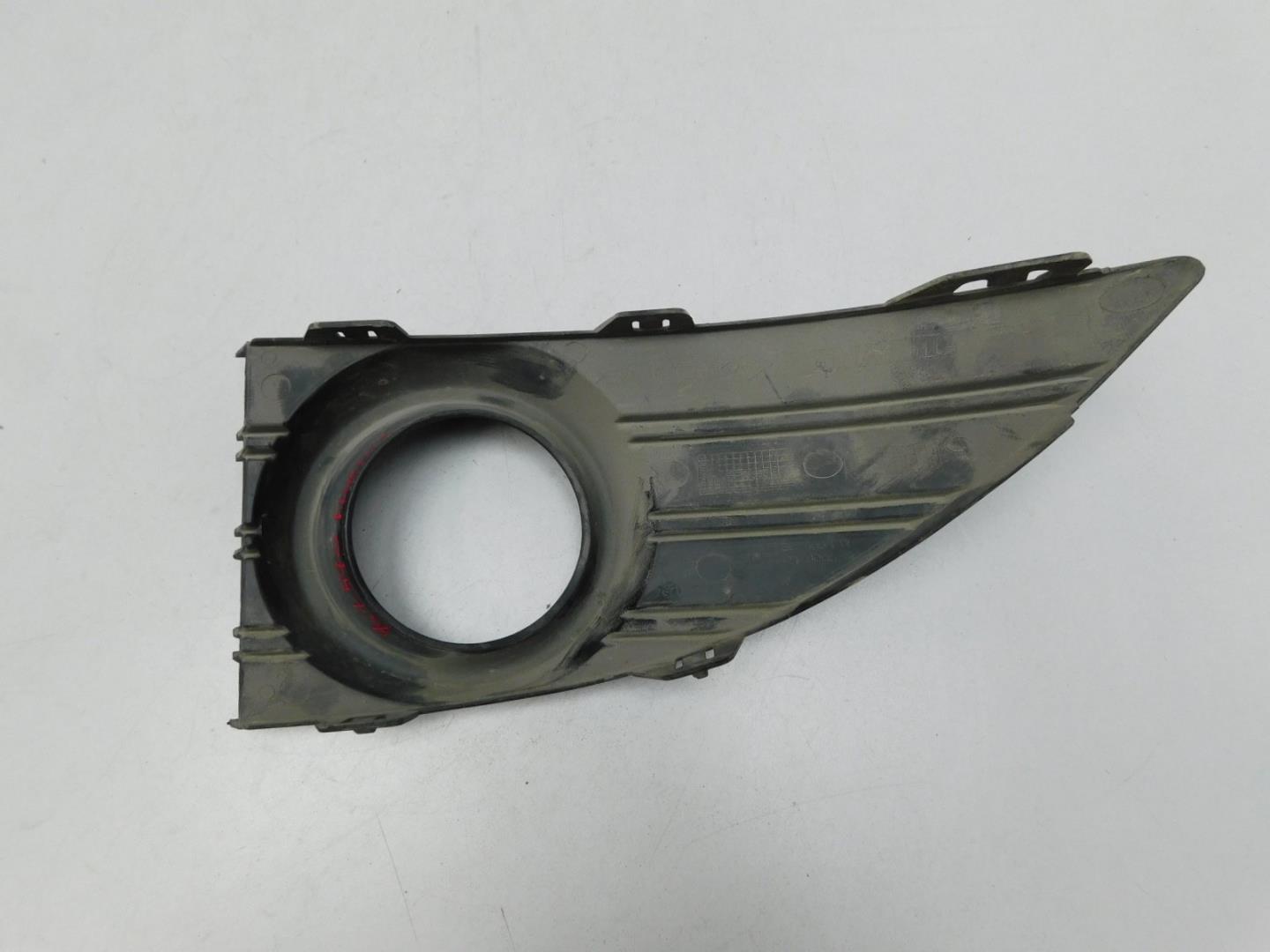 Решетка в бампер правая