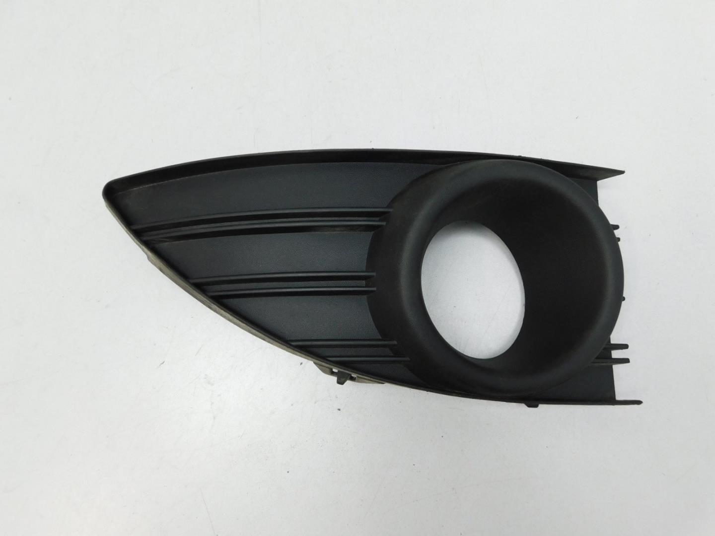 Решетка в бампер правая