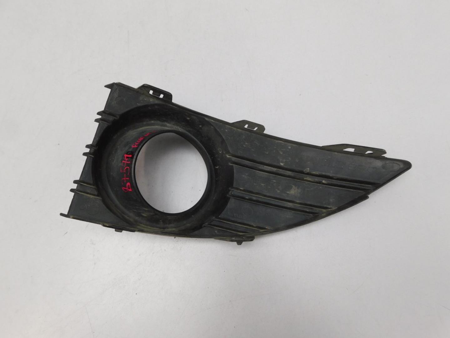 Решетка в бампер правая