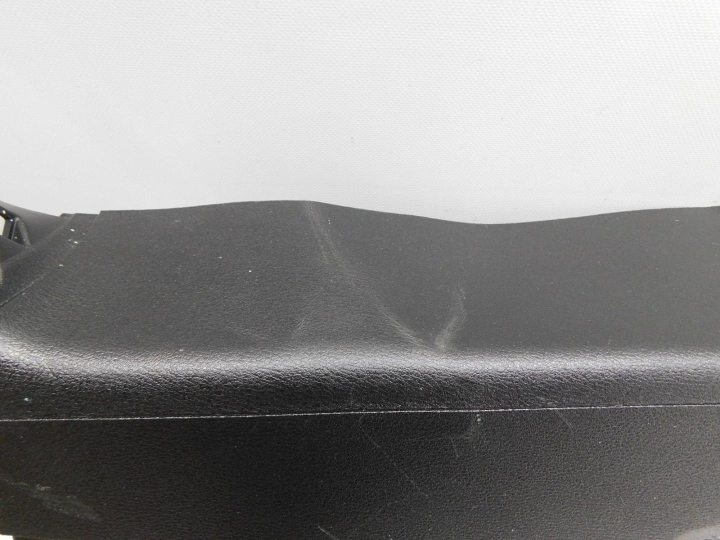 Обшивка двери багажника