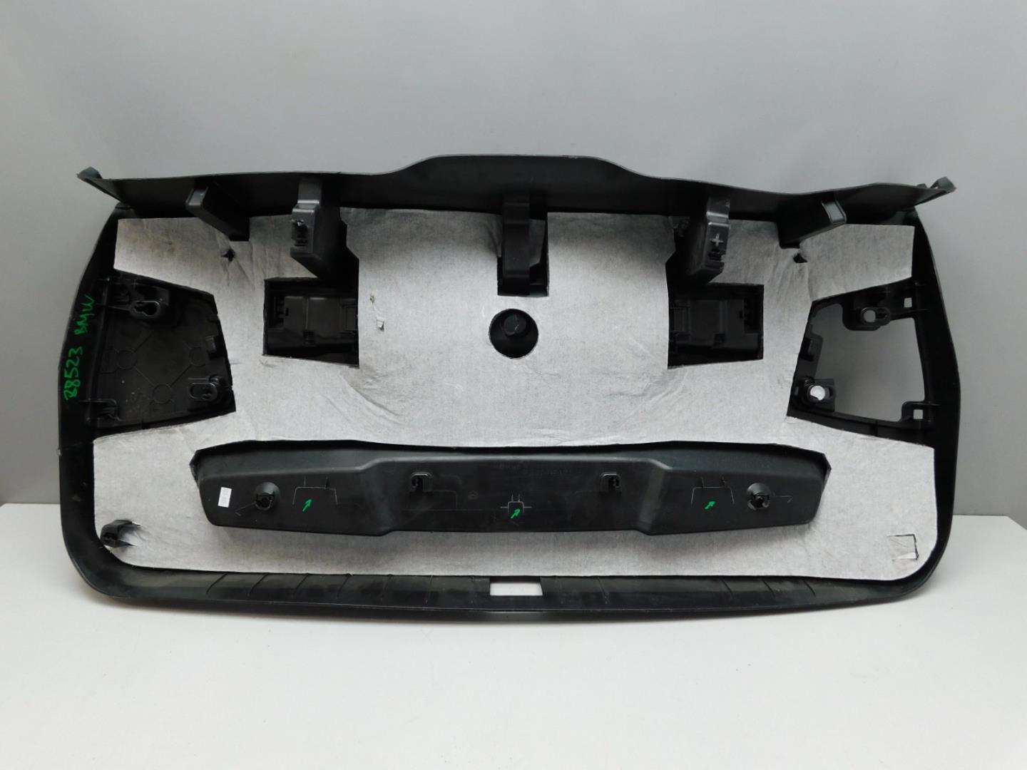 Обшивка двери багажника