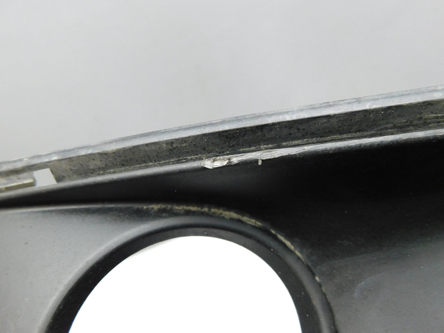 Решетка в бампер правая