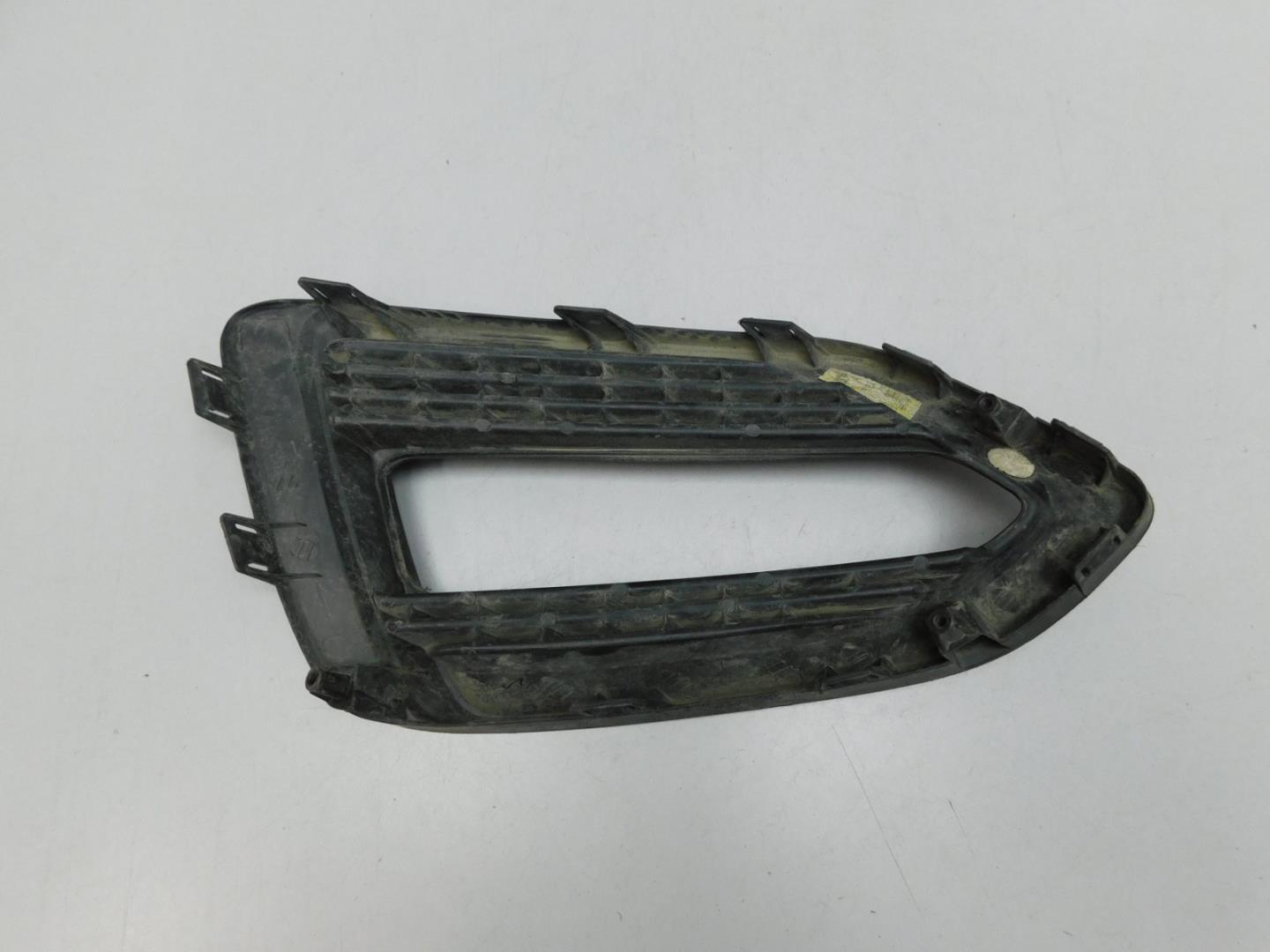 Решетка в бампер правая