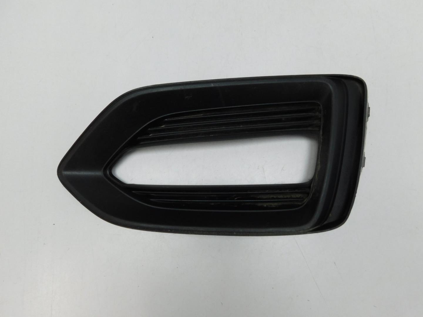 Решетка в бампер правая