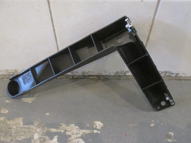 Кронштейн заднего бампера