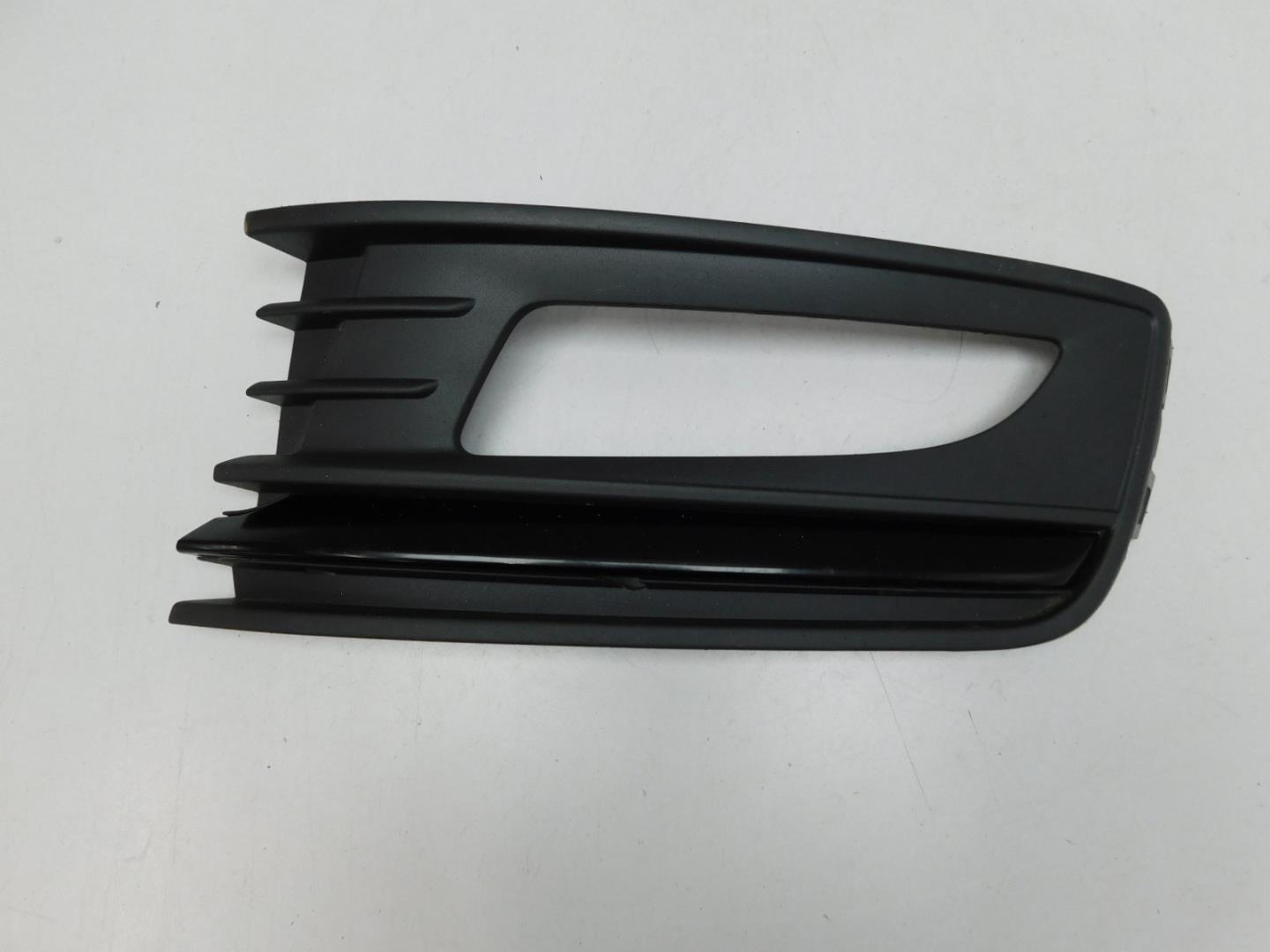 Решетка в бампер левая