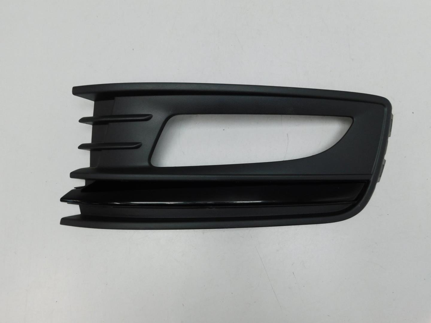 Решетка в бампер левая