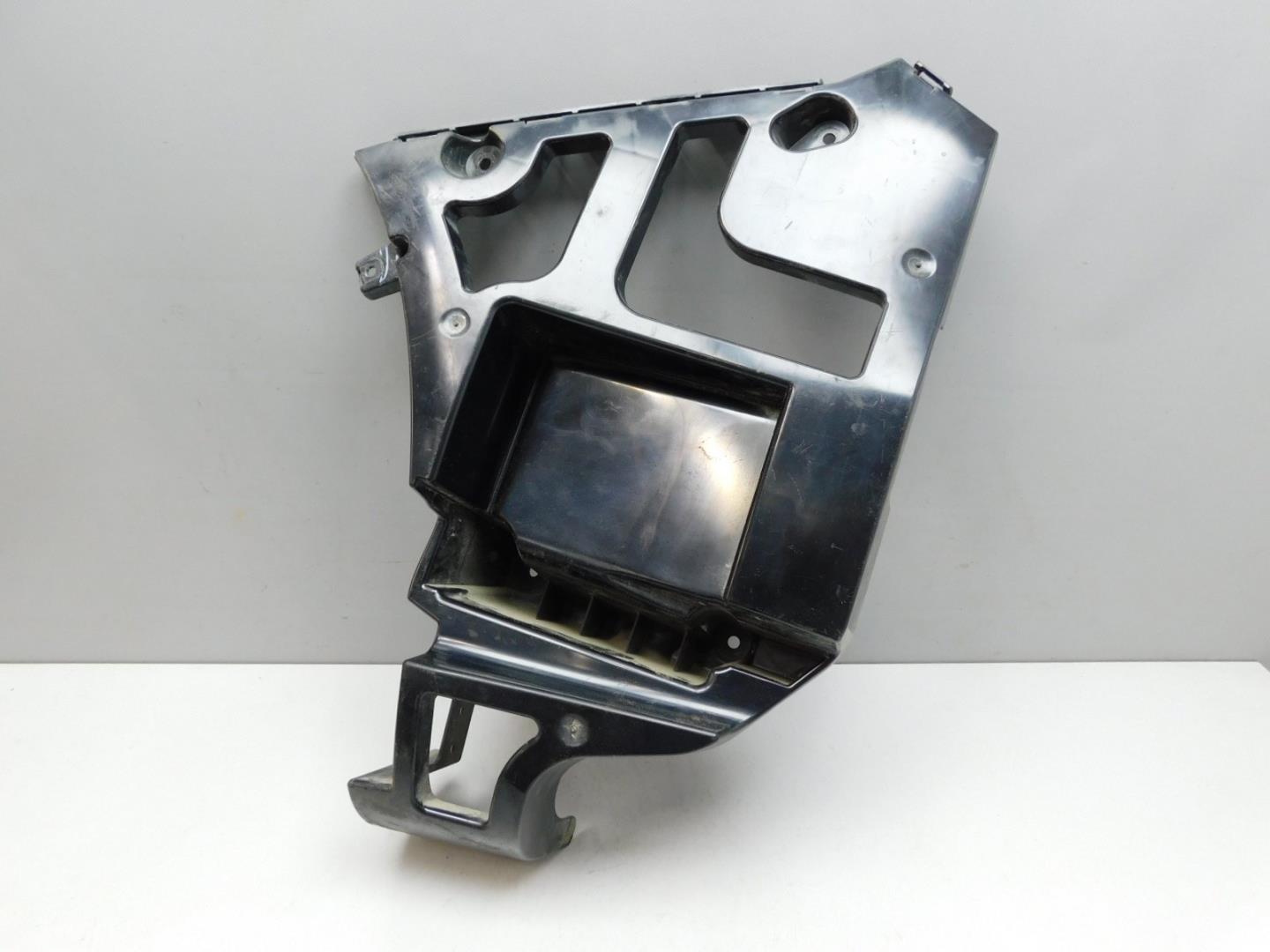 Кронштейн заднего бампера