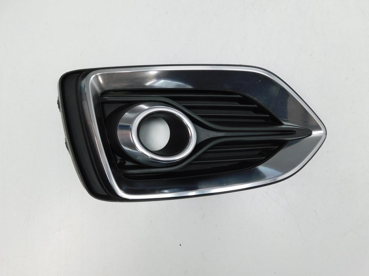 Решетка в бампер левая